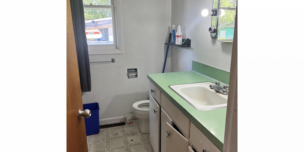 4723 WALSH AVENUE Terrace Photo 8