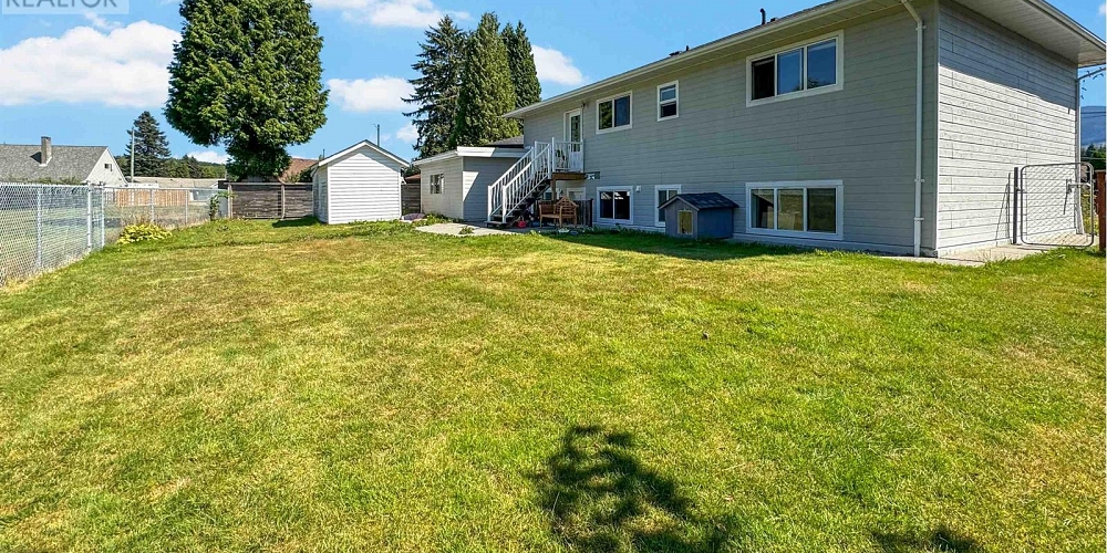45 YUKON STREET Kitimat Photo 15
