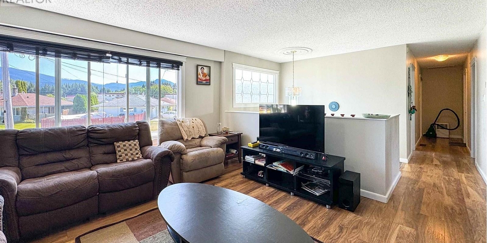 45 YUKON STREET Kitimat Photo 7