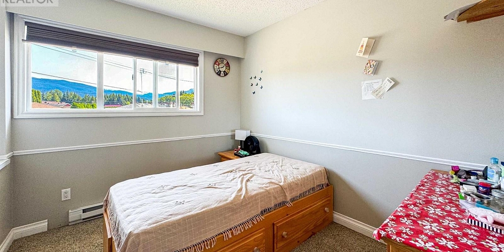 45 YUKON STREET Kitimat Photo 8