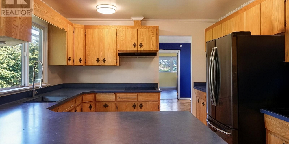 11 AMOS STREET Kitimat Photo 10