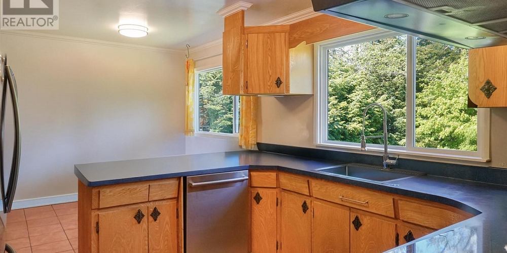 11 AMOS STREET Kitimat Photo 11