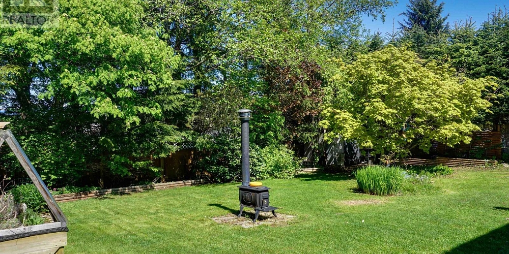 11 AMOS STREET Kitimat Photo 3
