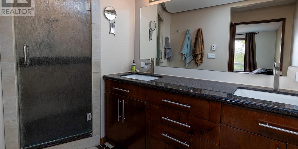4407 BIRCH AVENUE Terrace Photo 14