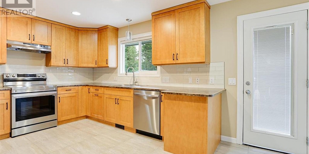 1461 CORMORANT AVENUE Kitimat Photo 2
