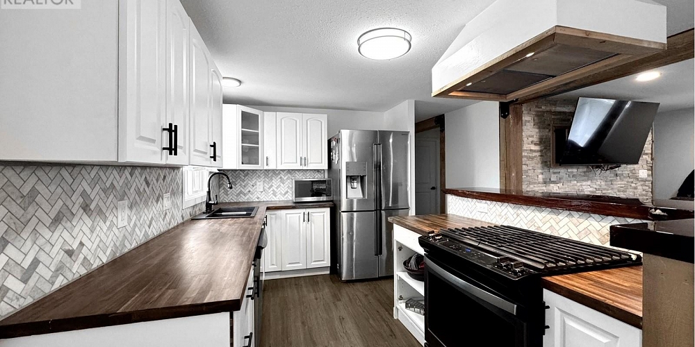 107 CARLSON STREET Kitimat Photo 7