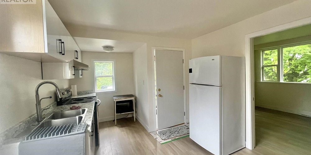 524-526 E 8TH AVENUE Prince Rupert Photo 2