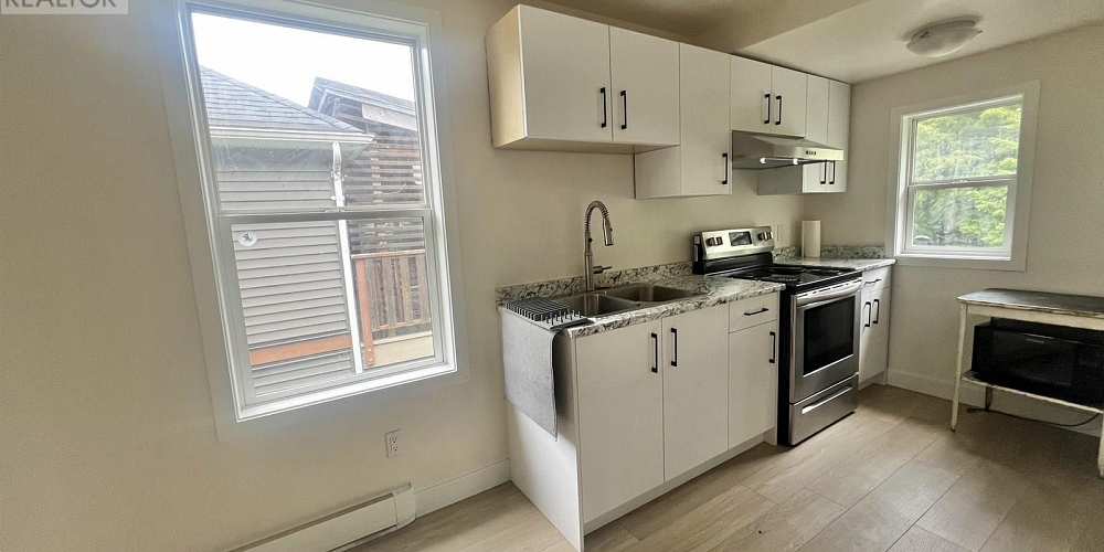 524-526 E 8TH AVENUE Prince Rupert Photo 3