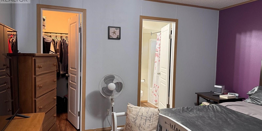 27 5204 ACKROYD STREET Terrace Photo 7