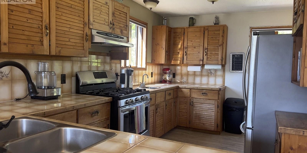 1810 WESTSIDE ROAD Terrace Photo 24