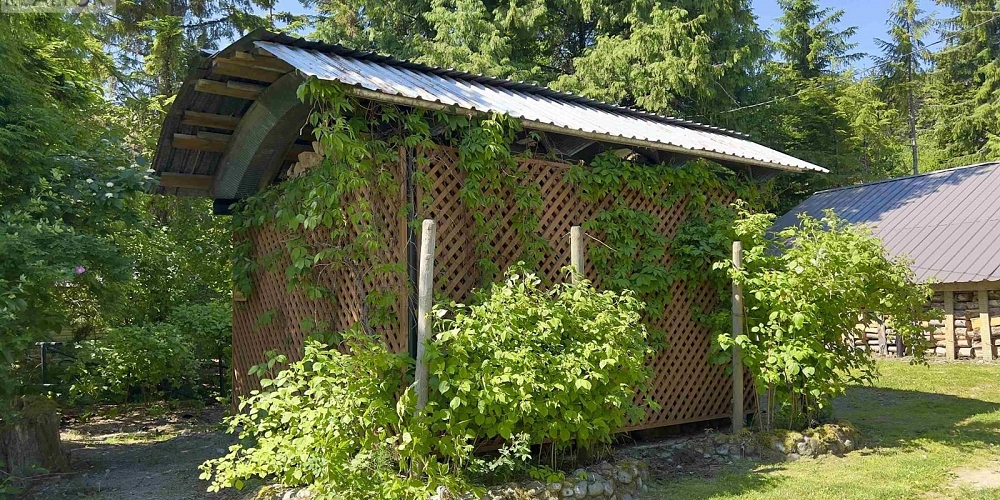 1810 WESTSIDE ROAD Terrace Photo 7