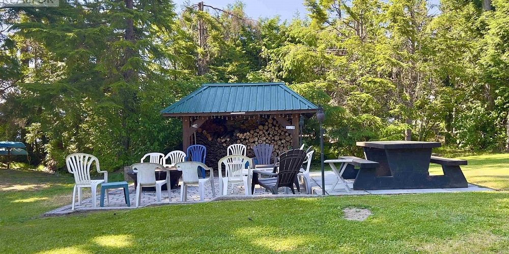 1810 WESTSIDE ROAD Terrace Photo 9