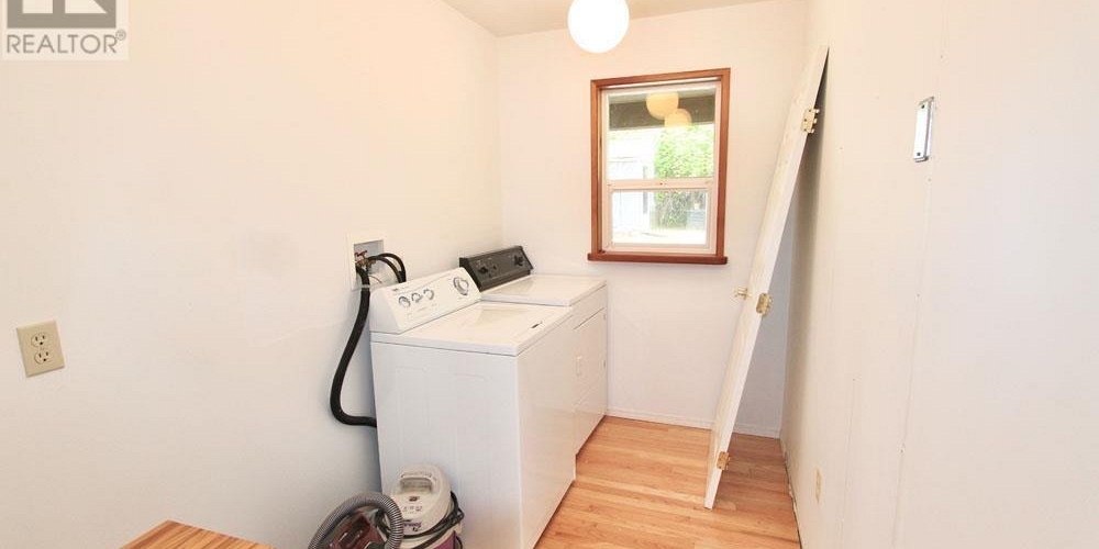 209 2ND AVENUE Daajing Giids City Photo 18