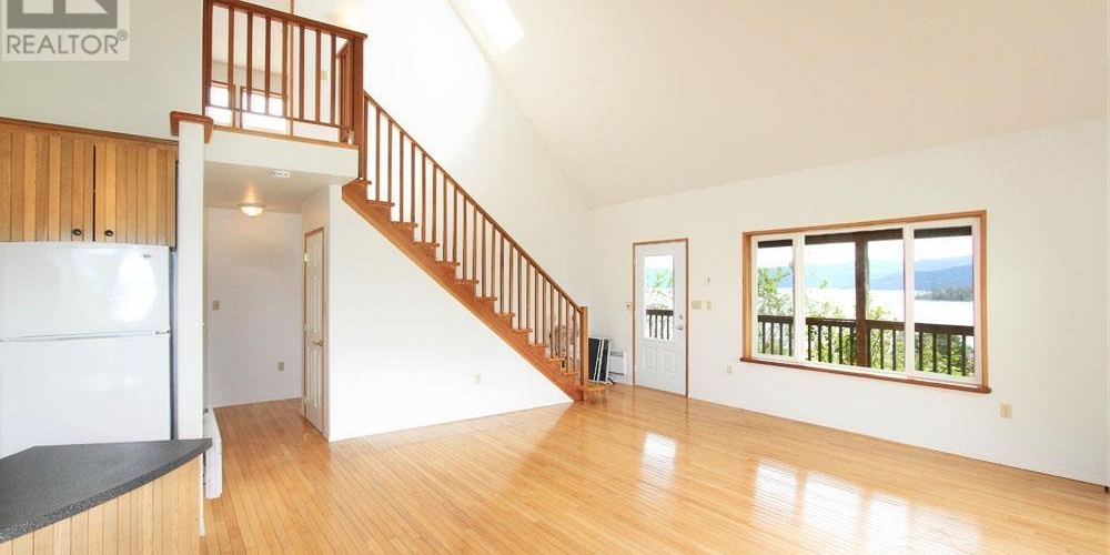 209 2ND AVENUE Daajing Giids City Photo 2