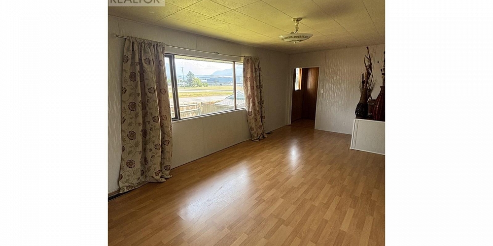 11 HERON STREET Kitimat Photo 2