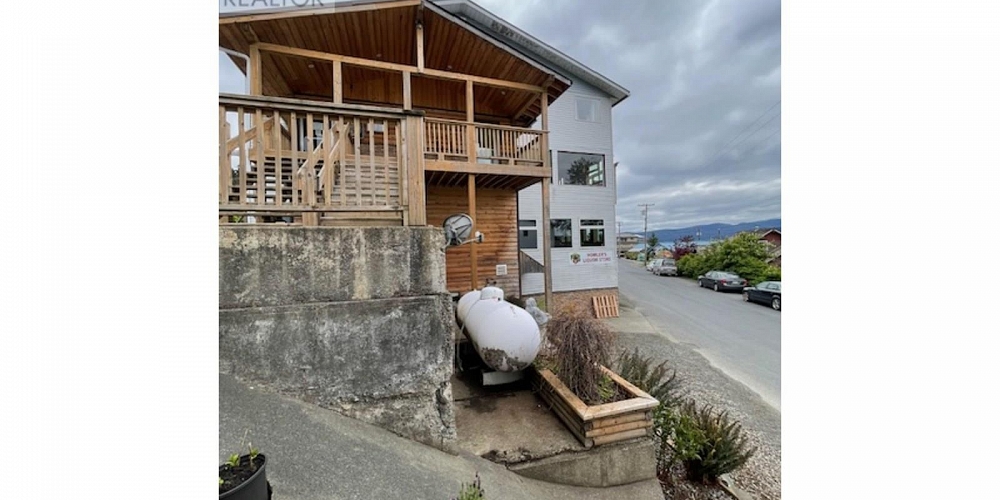 3200 OCEANVIEW DRIVE Daajing Giids City Photo 3