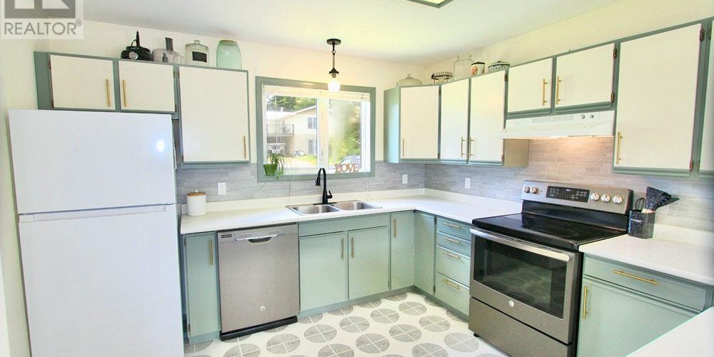 40 YAKOUN STREET Port Clements Photo 13