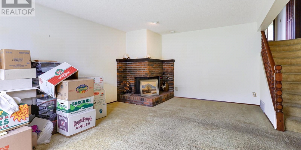 98 CHARLES STREET Kitimat Photo 12