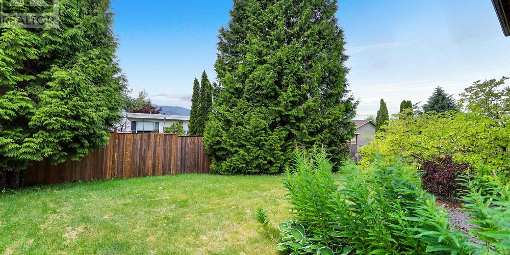 98 CHARLES STREET Kitimat Photo 18