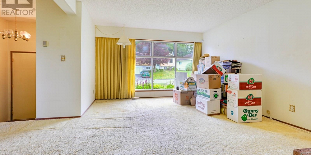 98 CHARLES STREET Kitimat Photo 2