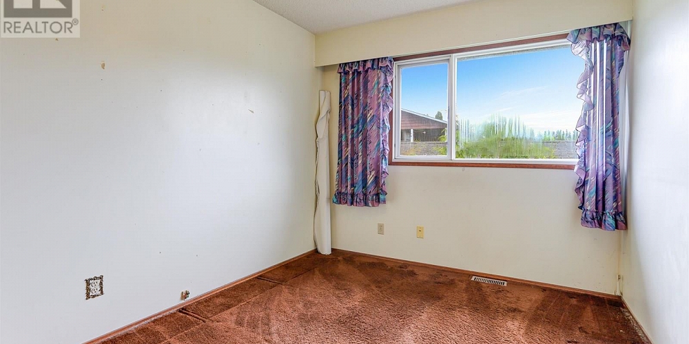 98 CHARLES STREET Kitimat Photo 7