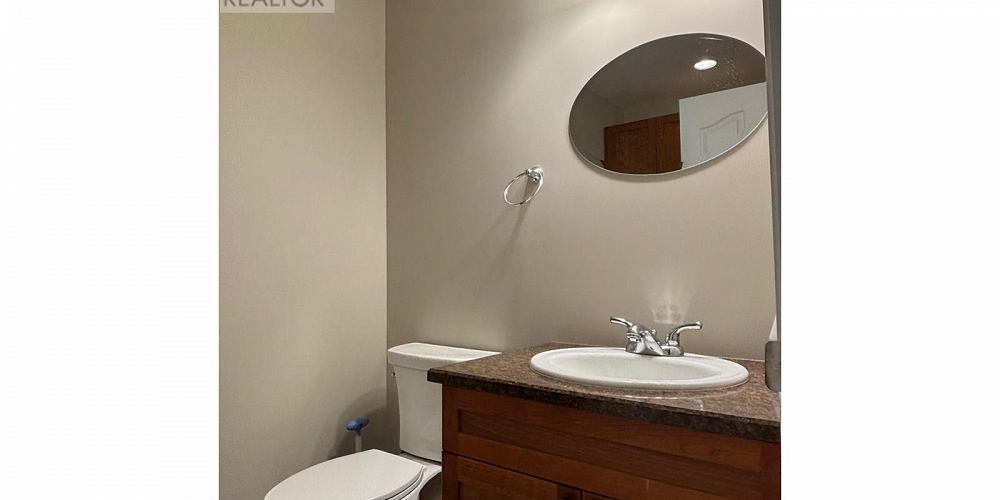 1 3239 APSLEY STREET Terrace Photo 7
