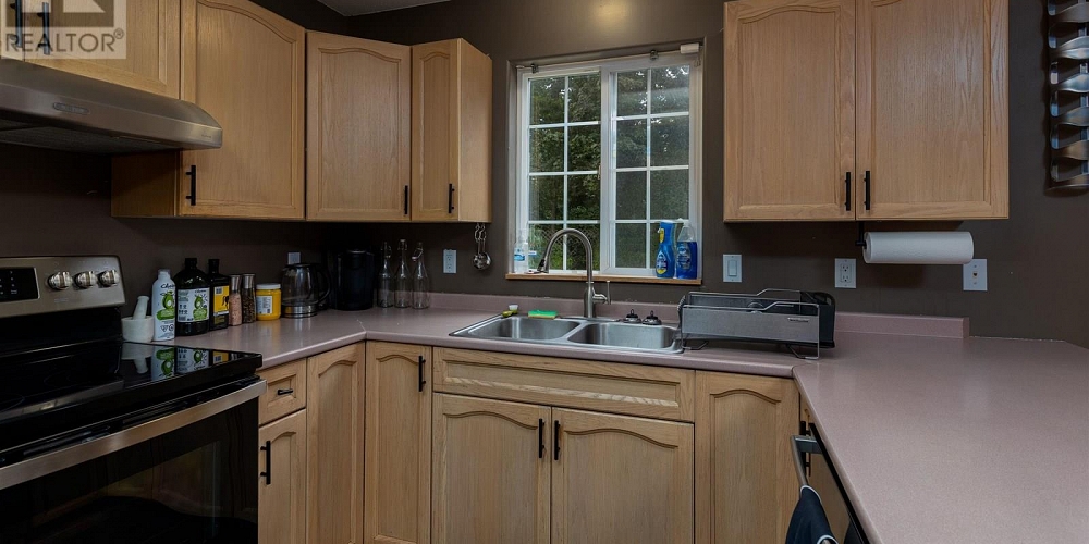 2084 WALNUT DRIVE Terrace Photo 7