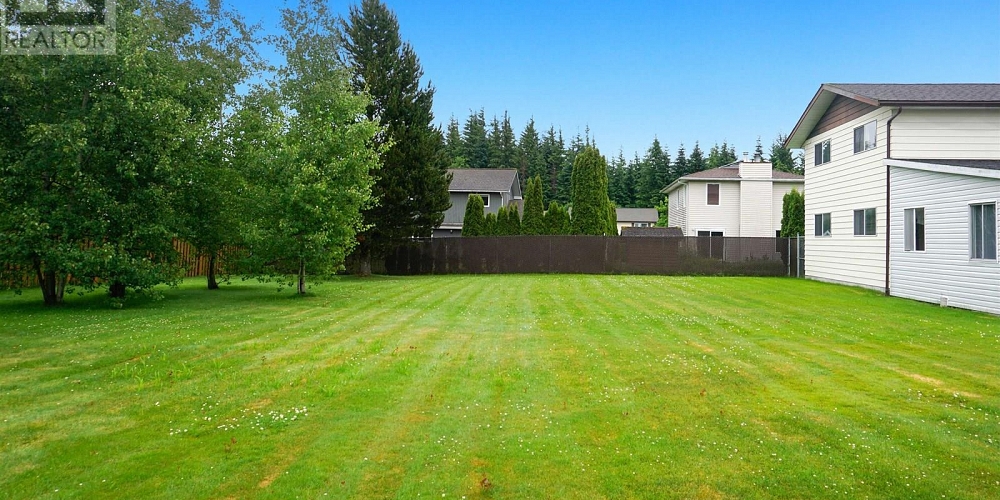 36 MELDRUM STREET Kitimat Photo 3