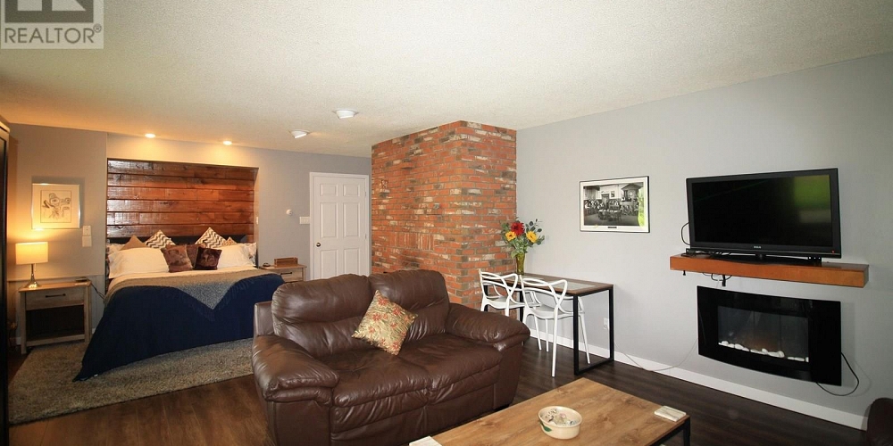 4941 GAIR AVENUE Terrace Photo 22