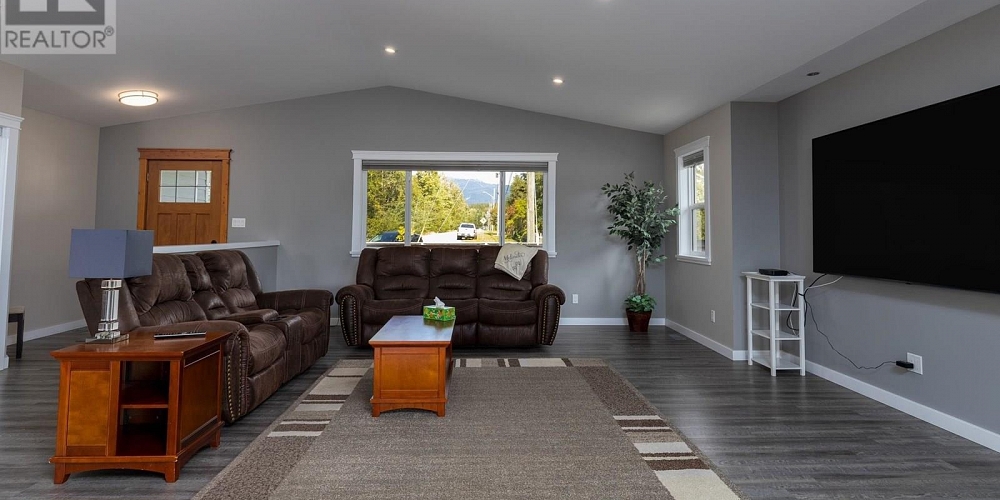 3569 NEWELL AVENUE Terrace Photo 2