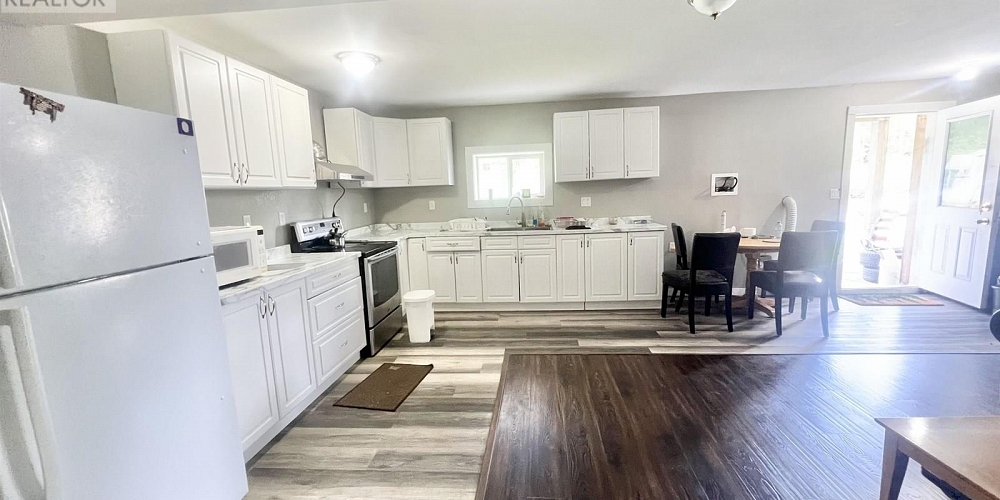 1259 PARK AVENUE Prince Rupert Photo 2