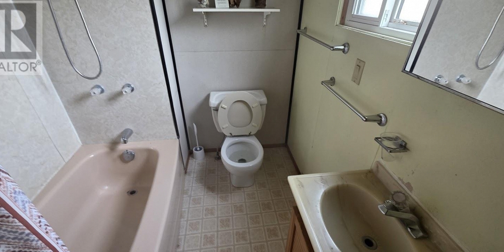 4 NEWCOMBE AVENUE Port Clements Photo 16