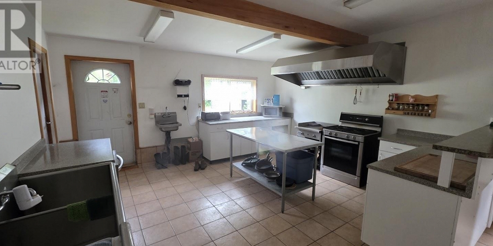 4 NEWCOMBE AVENUE Port Clements Photo 31