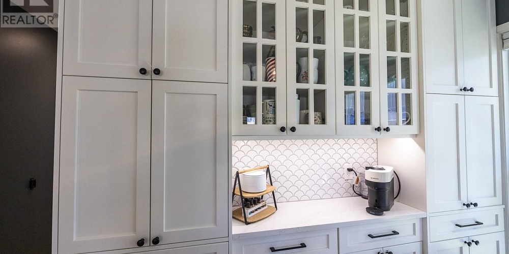 1 2218 EVERGREEN STREET Terrace Photo 10