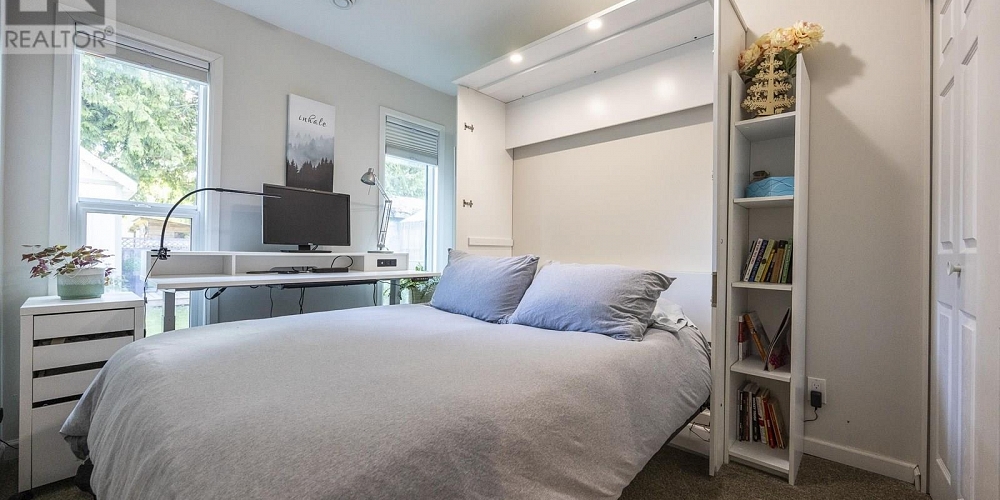 1 2218 EVERGREEN STREET Terrace Photo 15