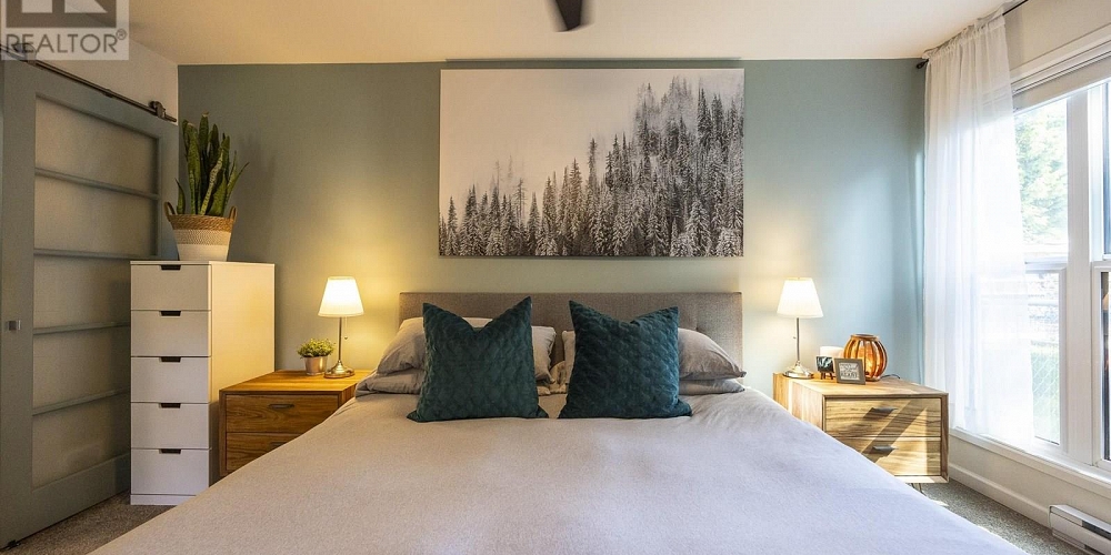 1 2218 EVERGREEN STREET Terrace Photo 17