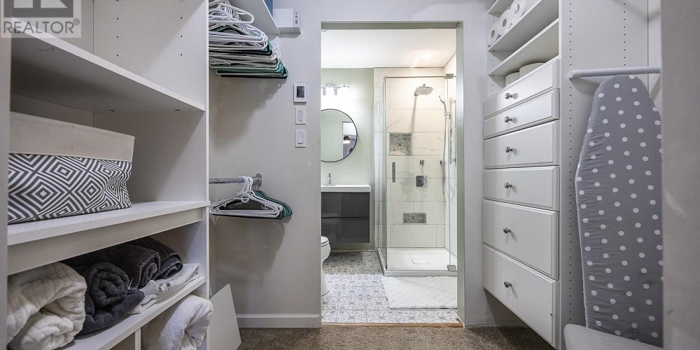 1 2218 EVERGREEN STREET Terrace Photo 18