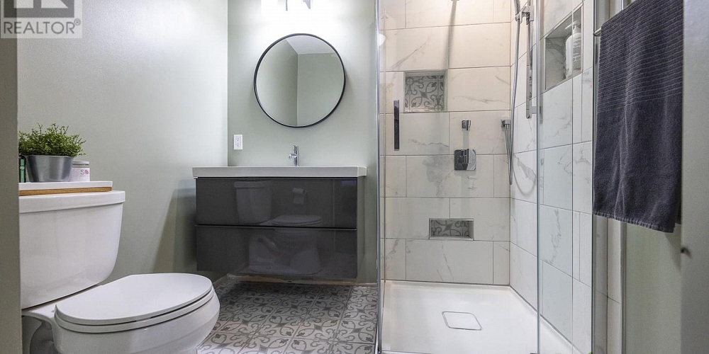 1 2218 EVERGREEN STREET Terrace Photo 19