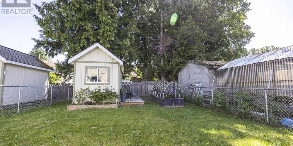 1 2218 EVERGREEN STREET Terrace Photo 21