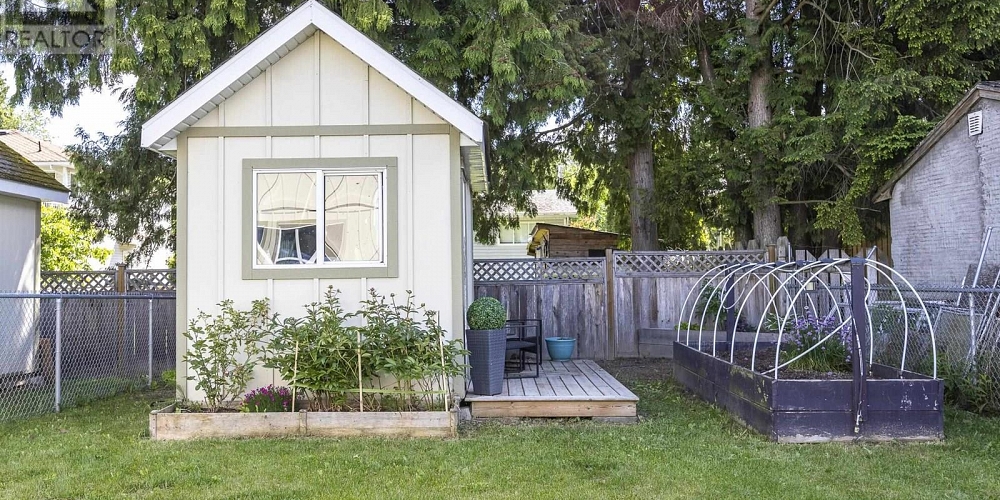 1 2218 EVERGREEN STREET Terrace Photo 22