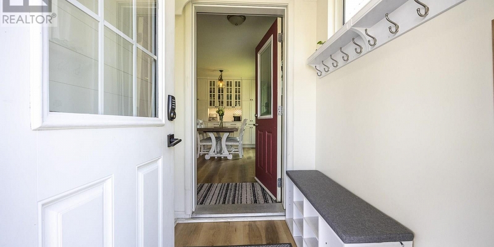 1 2218 EVERGREEN STREET Terrace Photo 4