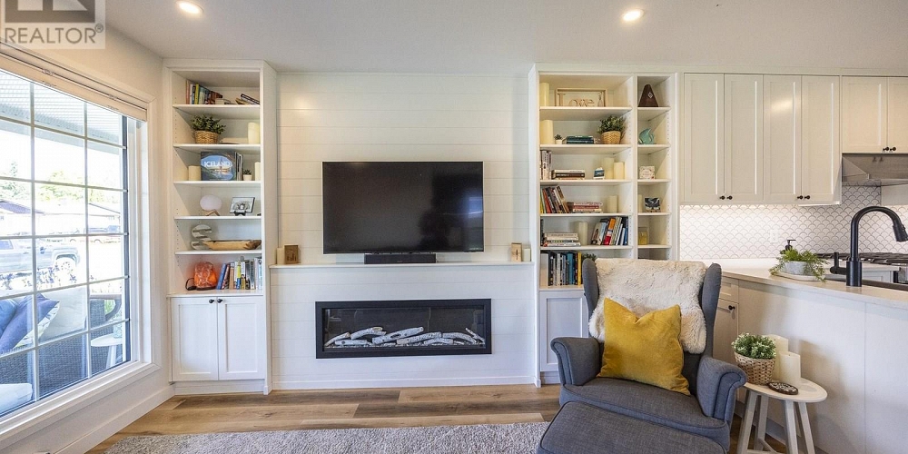 1 2218 EVERGREEN STREET Terrace Photo 7