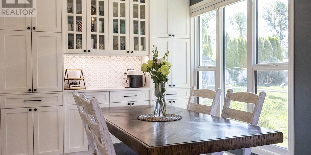 1 2218 EVERGREEN STREET Terrace Photo 9