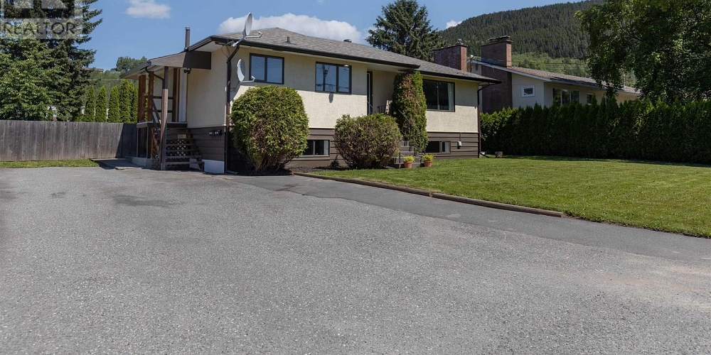 4610 STRAUME AVENUE Terrace Photo 22