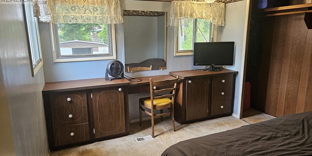 23 4625 GRAHAM AVENUE Terrace Photo 5