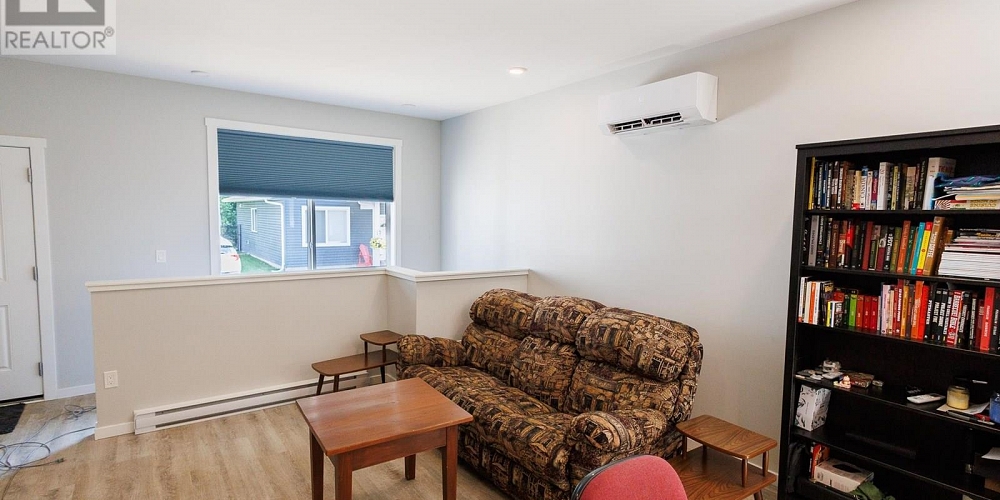 14 4921 HALLIWELL AVENUE Terrace Photo 10