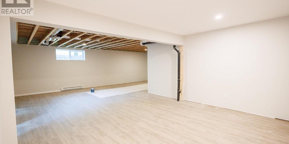 14 4921 HALLIWELL AVENUE Terrace Photo 25