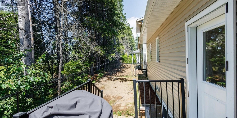 14 4921 HALLIWELL AVENUE Terrace Photo 29