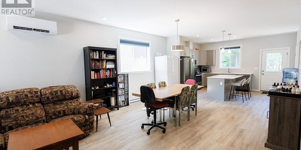 14 4921 HALLIWELL AVENUE Terrace Photo 8
