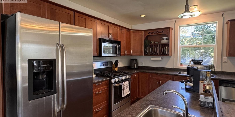 2630 CLARK STREET Terrace Photo 2